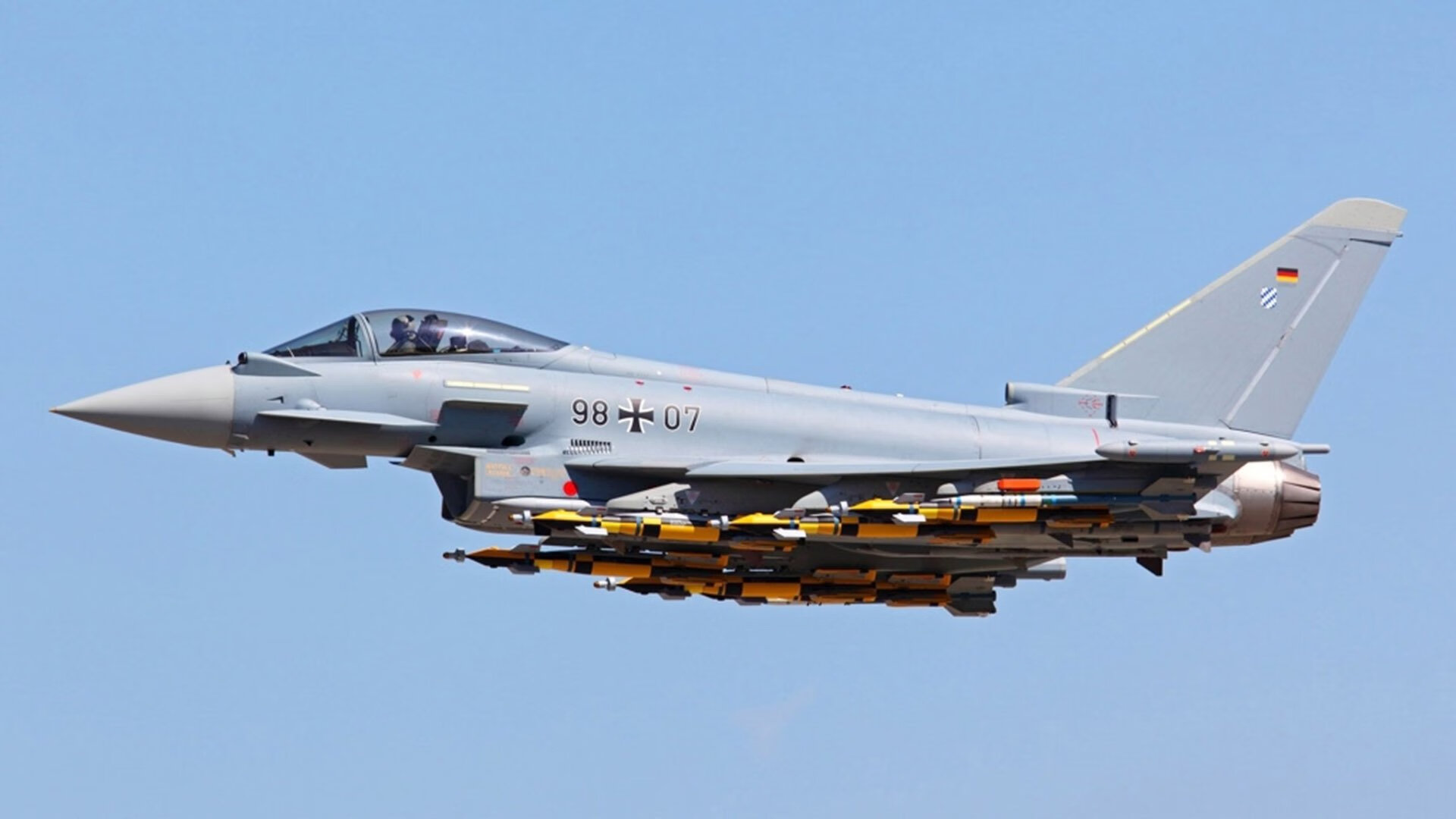 英超火热争冠:激烈拼搏演绎足球经典,英超足球视频