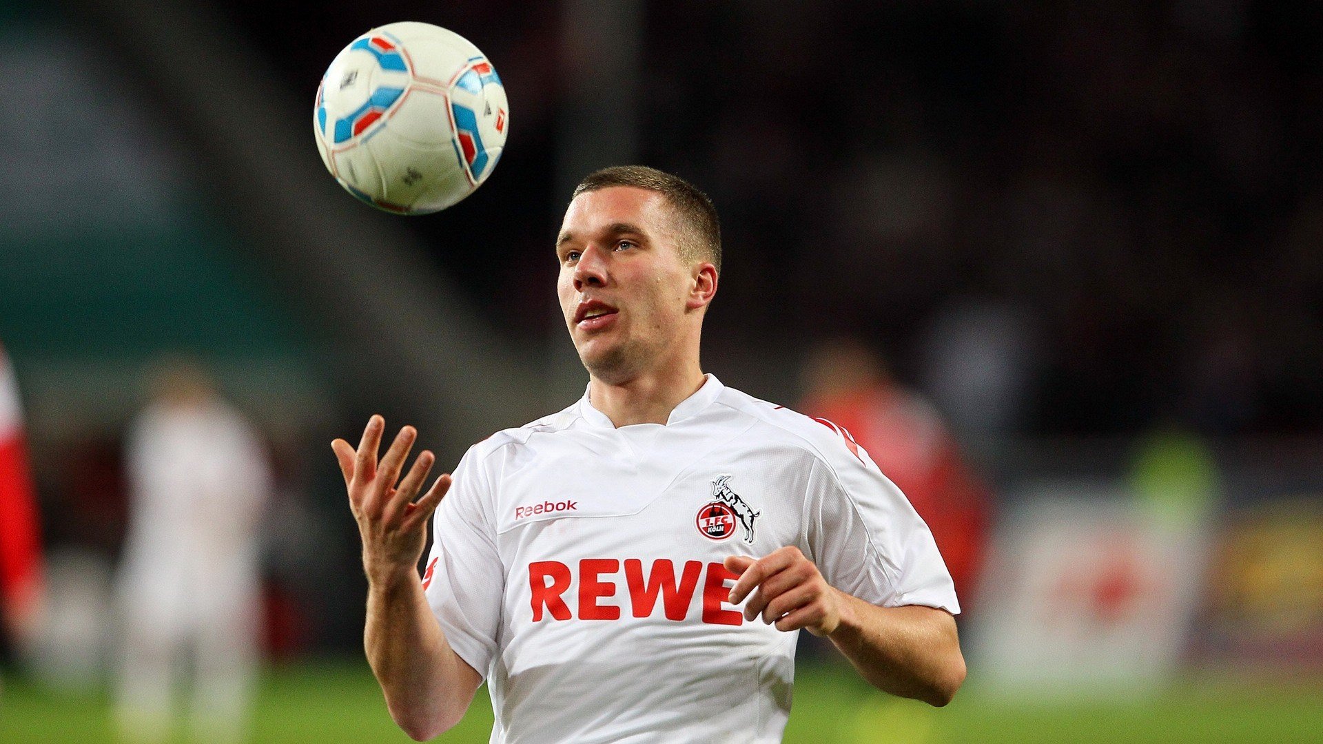 里昂队内气氛融洽,冲击更高目标,里昂队服